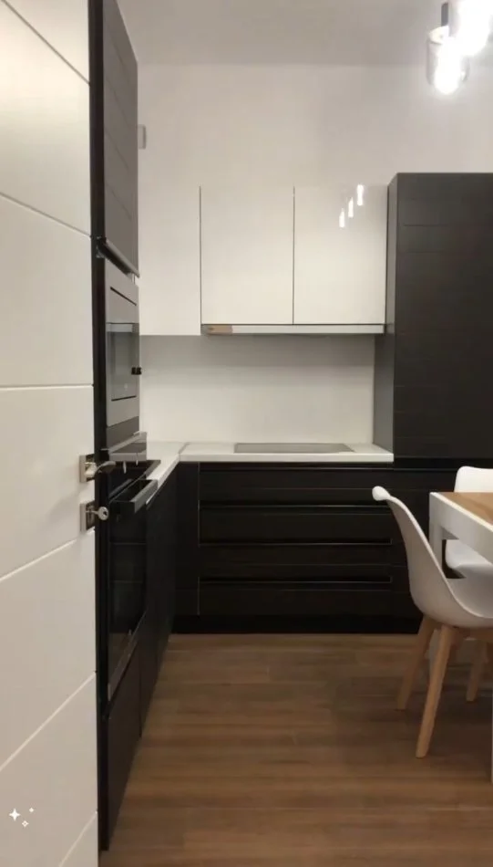 Tirane, jap me qera apartament 1+1+Ballkon Kati 9, 65 m² 550 € (Rruga e Dibres, Kompleksi Arlis)