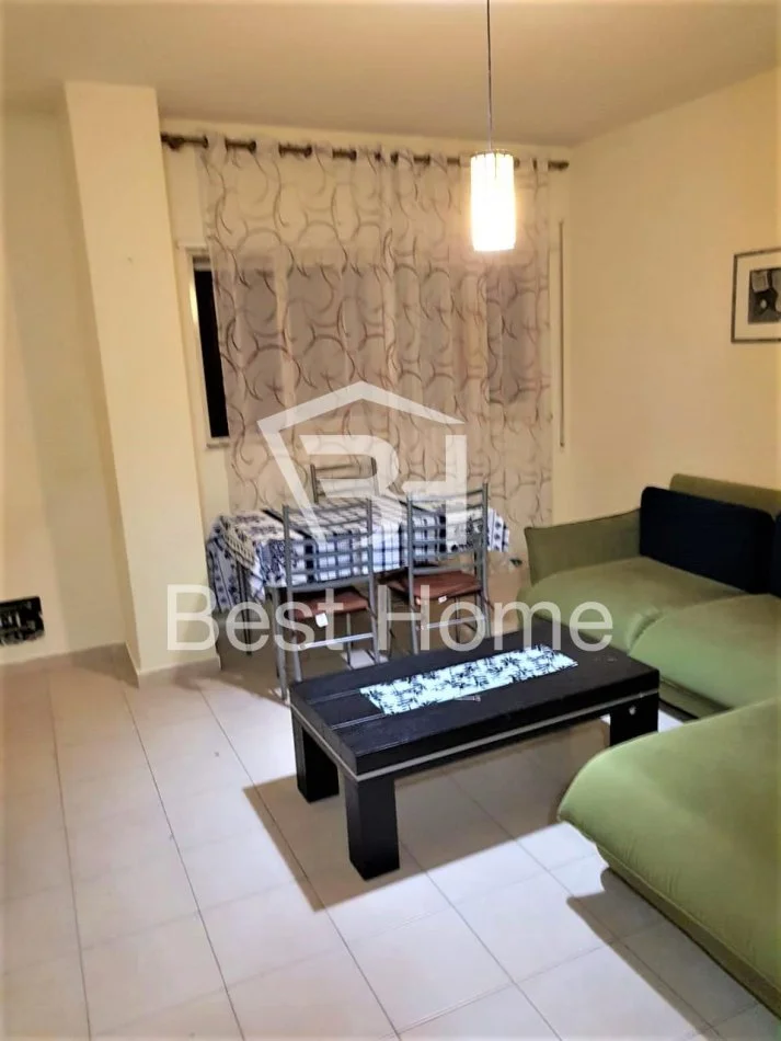 Tirane, jepet me qera apartament 1+1+Ballkon Kati 4, 75 m² 430 € (Don Bosko, prane Kishes Katolike)