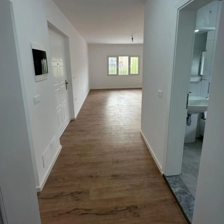 Tirane, shitet apartament 1+1 Kati 2, 57 m² 75.000 € 