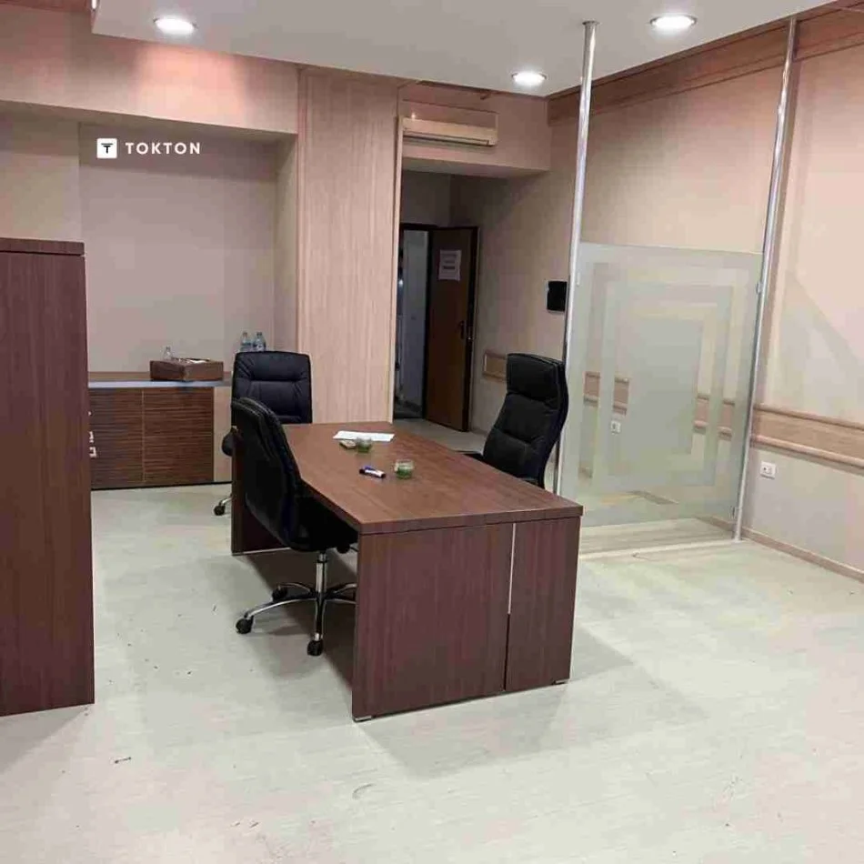 Tirane, jepet me qera ambjent biznesi Kati 1, 50 m² 500 € (Don Bosko)