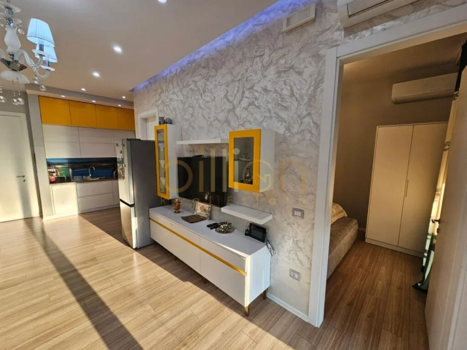 Tirane, jepet me qera apartament 1+1 Kati 3, 73 m² 1.000 € (Kompleksi Delijorgj, Tirana, Albania)