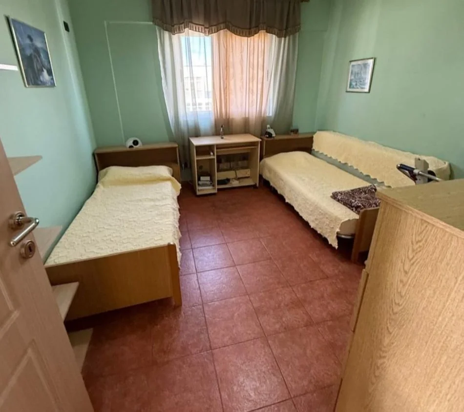 Tirane, jepet me qera apartament 2+1 Kati 8, 100 m² 600 € (KIKA 2 KOMUNE ,NUK BASHKEPUNOJME ME AGJENSI)