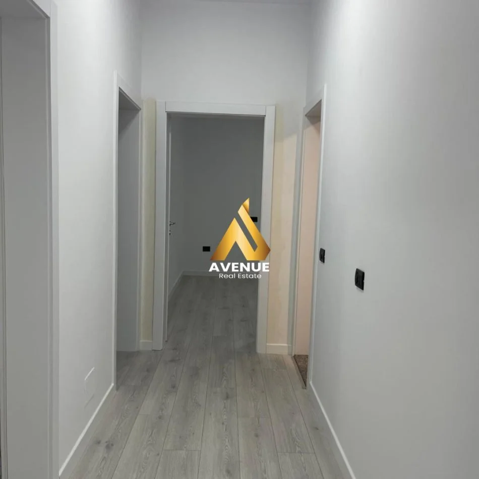 Tirane, jepet me qera ambjent biznesi Kati 1, 110 m² 1.100 € (MYSLYM SHYRI)