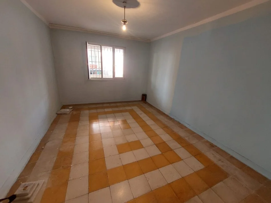 Tirane, shitet apartament 2+1+Ballkon Kati 1, 95 m² 120.000 € (Ali Demi)