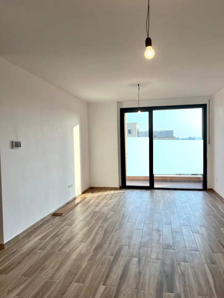 Tirane, jepet me qera zyre Kati 3, 110 m² 750 € (Pediatria, Kompleksi ASL/Zirkon)