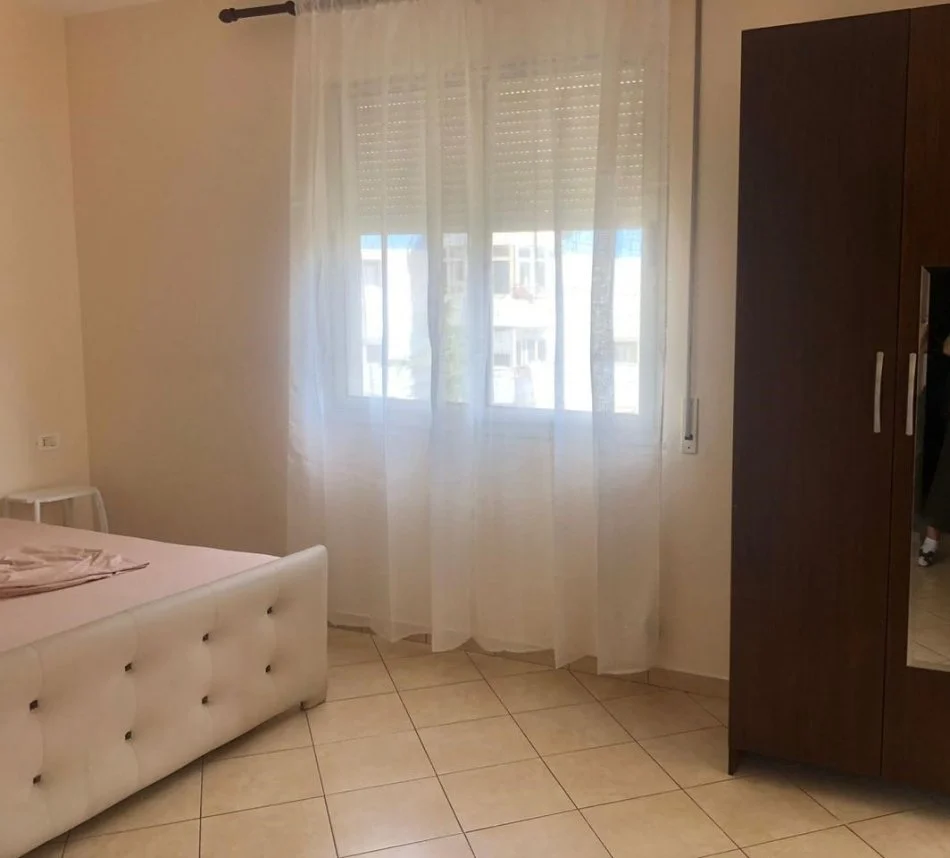 Tirane, jap me qera apartament 2+1+Ballkon Kati 3, 90 m² 600 € (Don Bosko)