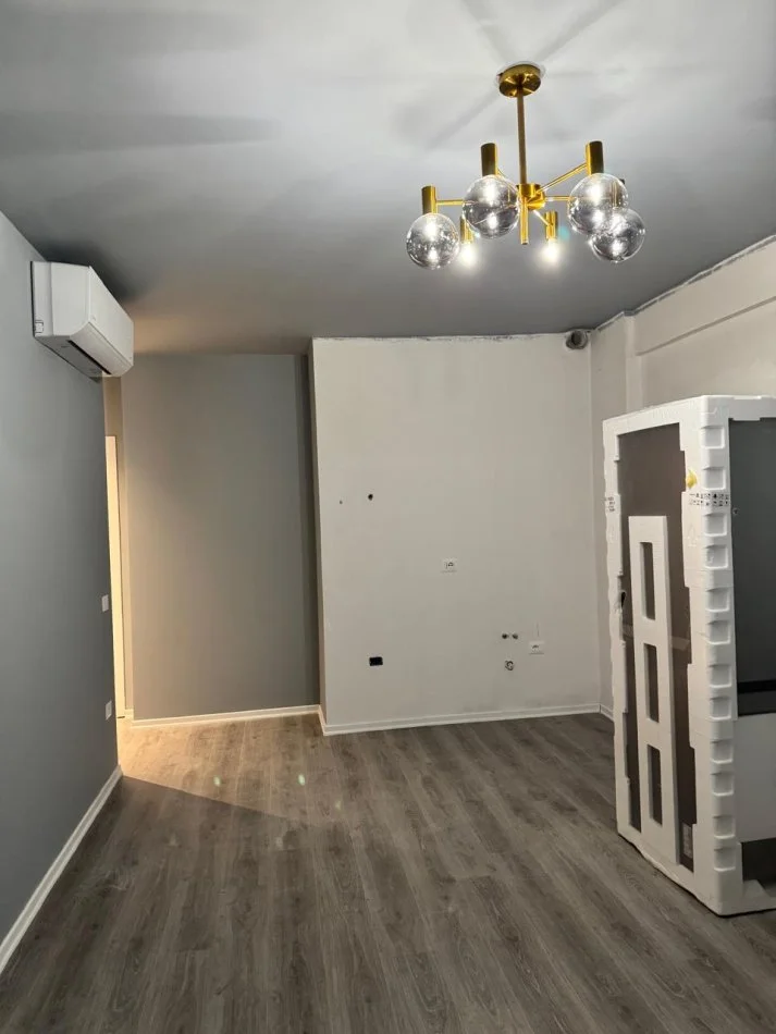 Tirane, jepet me qera 1+1 Kati 4, 70 m² 600 € (Don Bosko, Tirana Trio Tower)