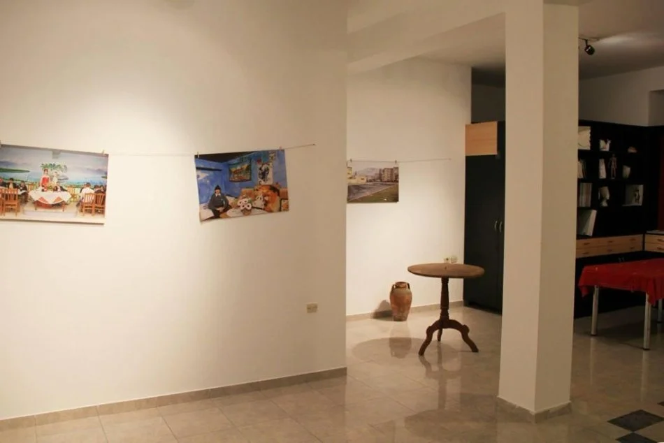 Tirane, jepet me qera zyre Kati 2, 100 m² 500 € (Qender)