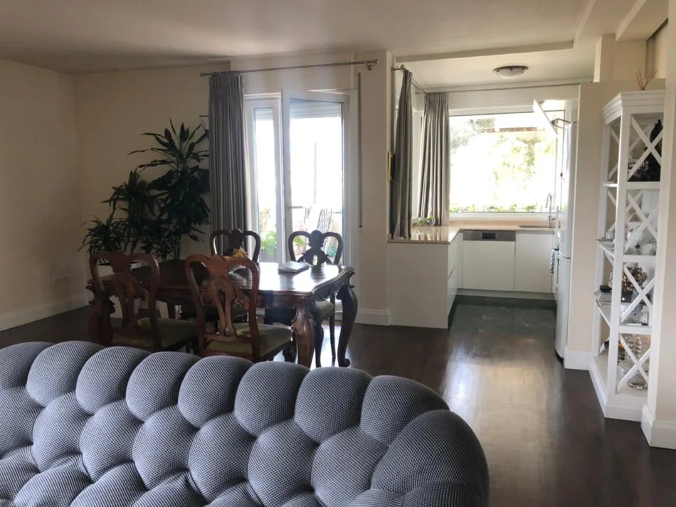 Tirane, jepet me qera 2+1+Aneks+Ballkon Kati 9, 130 m² 1.000 € (Komuna e Parisit)