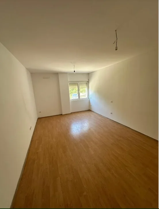 Tirane, shitet apartament 2+1 Kati 2, 91 m² 100.000 € (Fresk)
