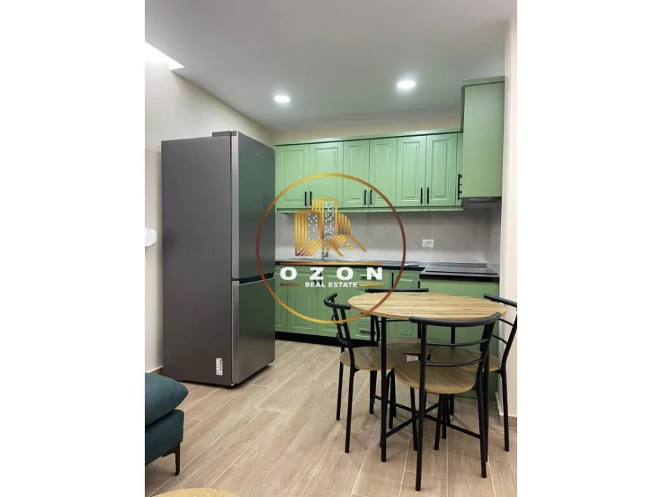 Tirane, jepet me qera apartament 2+1 Kati 4, 90 m² 600 € 
