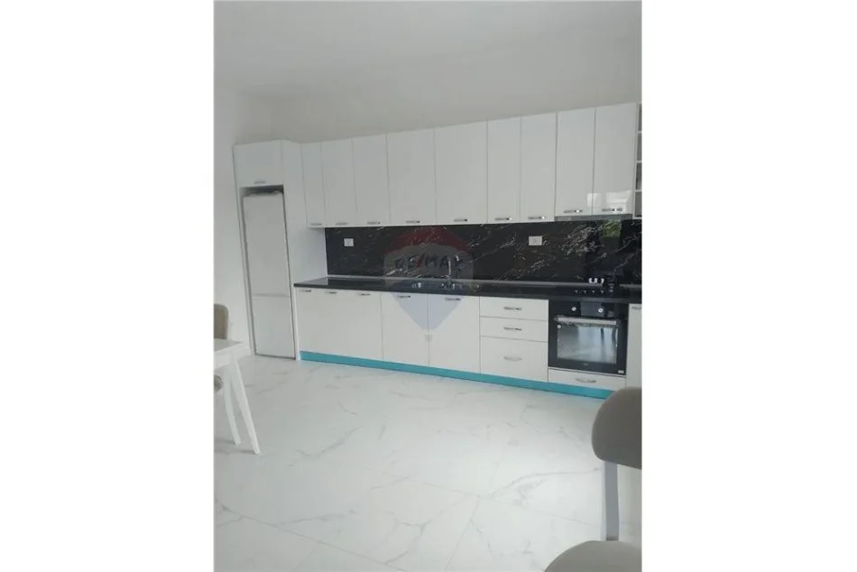 Tirane, jepet me qera apartament 2+1 Kati 3, 100 m² 400 € (Jordan Misja Don Bosko)