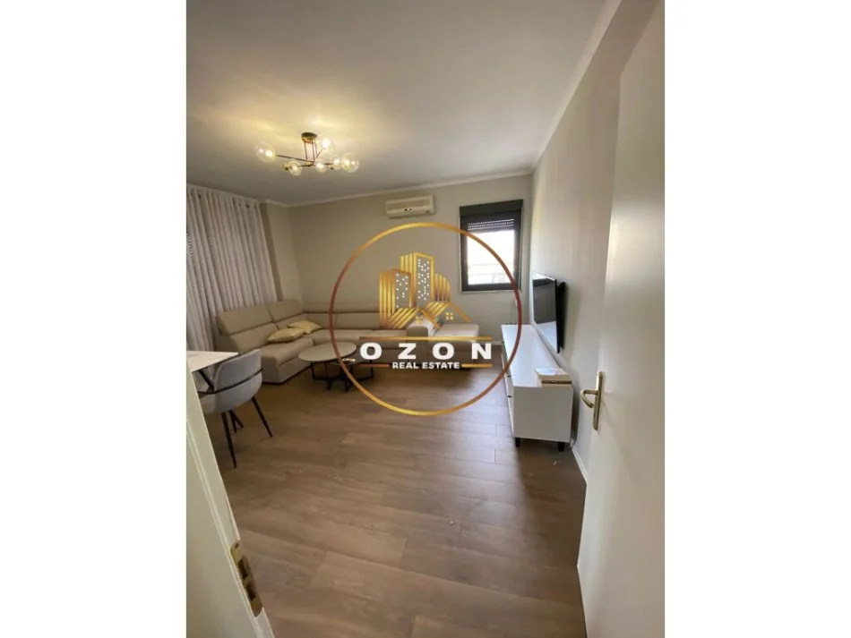 Tirane, jepet me qera apartament 1+1 Kati 6, 85 m² 600 €