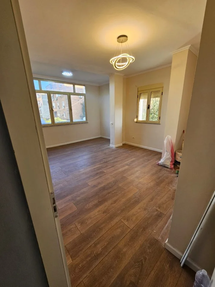 Tirane, shitet apartament 2+1 Kati 3, 70 m² 145.000 € (Rruga Asdreni)