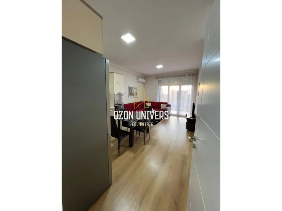 Tirane, jepet me qera 2+1 Kati 3, 80 m² 600 € 