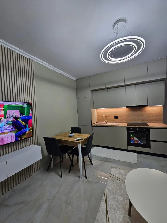 Tirane, jepet me qera apartament 1+1 Kati 6, 72 m² 480 € (Rruga 5 Maji)