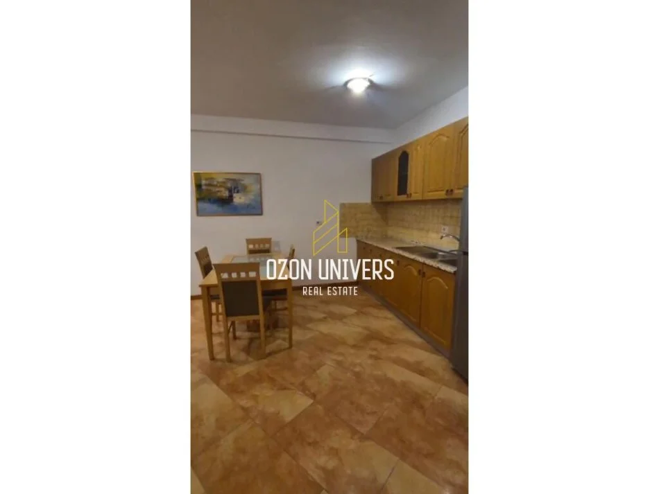 Tirane, jepet me qera 3+1 Kati 3, 119 m² 1.100 € (Ish Ekspozita)