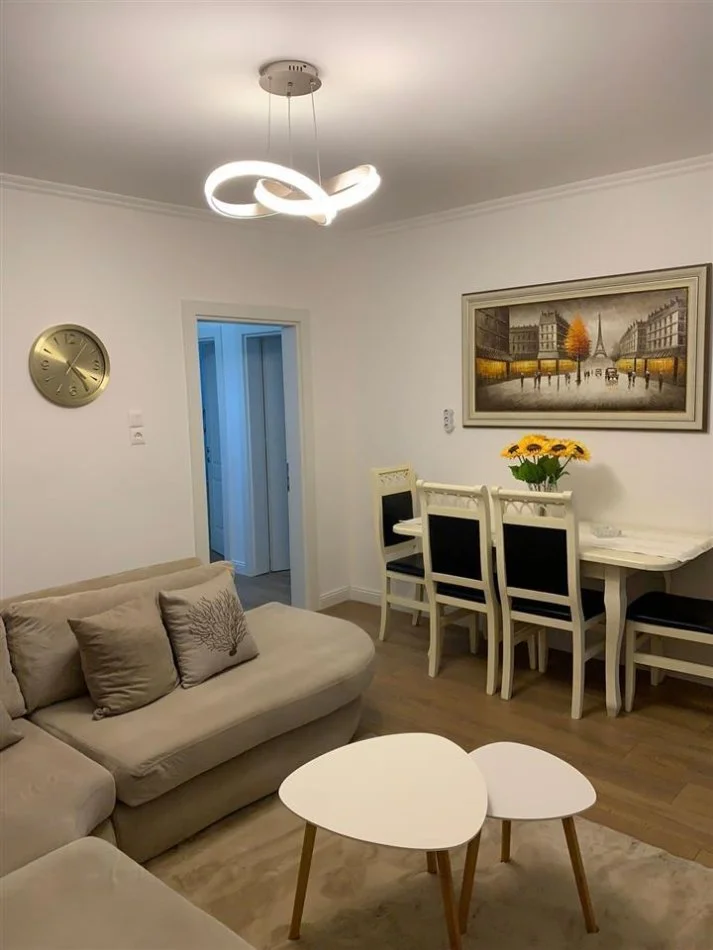 Tirane, jap me qera apartament 3+1 Kati 3, 81 m² 700 € (Ne rrugen Dervish Hekali, afer Bocca Caffe)