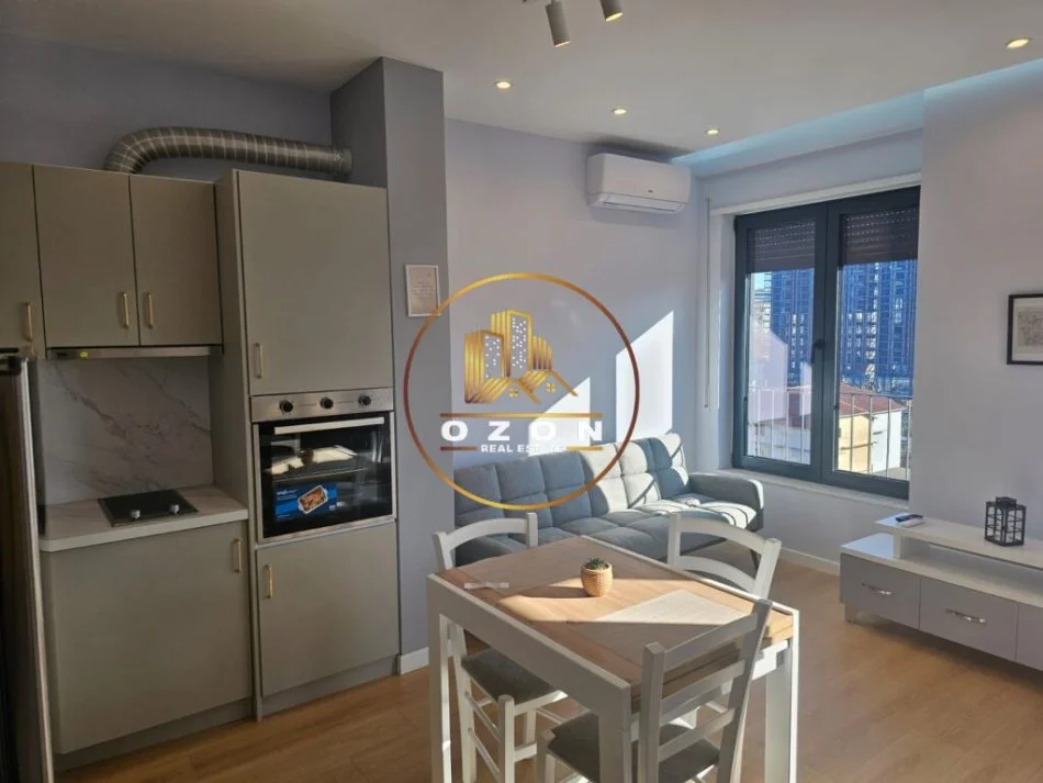 Tirane, jepet me qera 1+1 Kati 5, 600 € (Rruga Karl Gega)