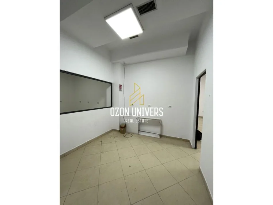 Tirane, jepet me qera ambjent biznesi Kati 2, 165 m² 1.700 € (Rruga e kavajes)