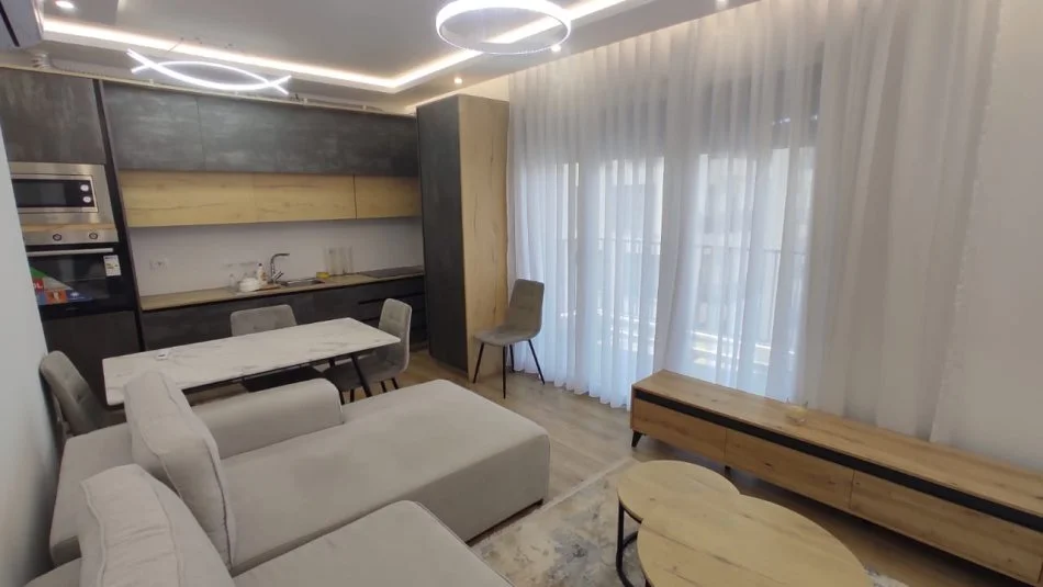 Tirane, jepet me qera apartament 1+1+Ballkon Kati 5, 65 m² 550 € (Don Bosko, Trio Tower Residence)