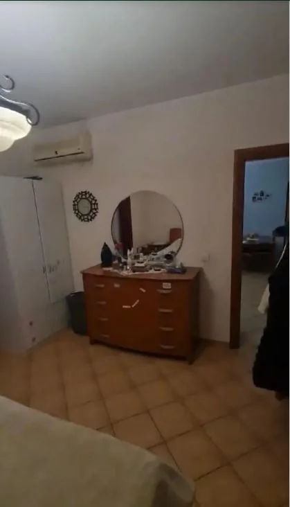 Tirane, jepet me qera apartament 1+1+Ballkon Kati 5, 70 m² 580 € (Rruga e Elbasanit)