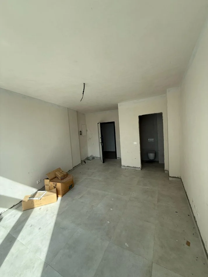 Tirane, jepet me qera ambjent biznesi Kati 2, 36 m² 700 € (Rruga e Kosovareve)