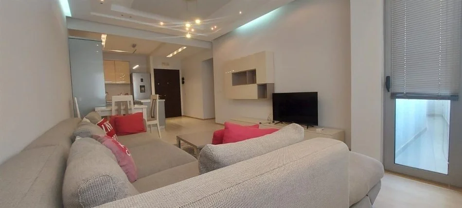 Tirane, jap me qera apartament 2+1+Ballkon Kati 7, 82 m² (Astir, afer Vila L)