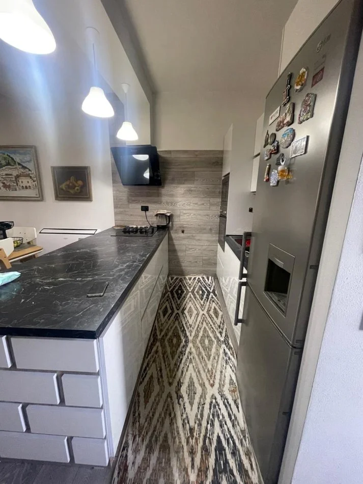 Tirane, jepet me qera Vile 2+1+Ballkon Kati 2, 90 m² 600 € (Jordan Misja)