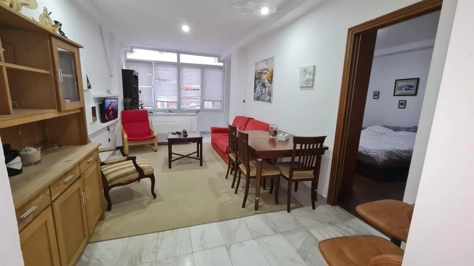 Tirane, jap me qera apartament 1+1 Kati 2, 60 m² 600 € (Bllok, afer Juridikut)