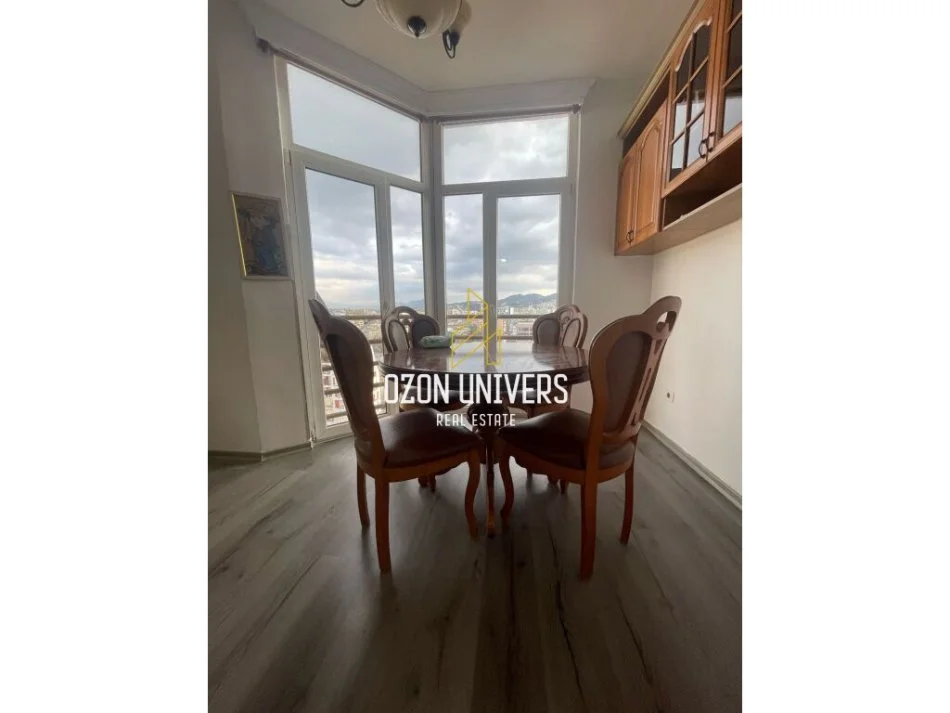 Tirane, jepet me qera apartament 2+1 , 120 m² 550 € (Rruga e Kavajes)