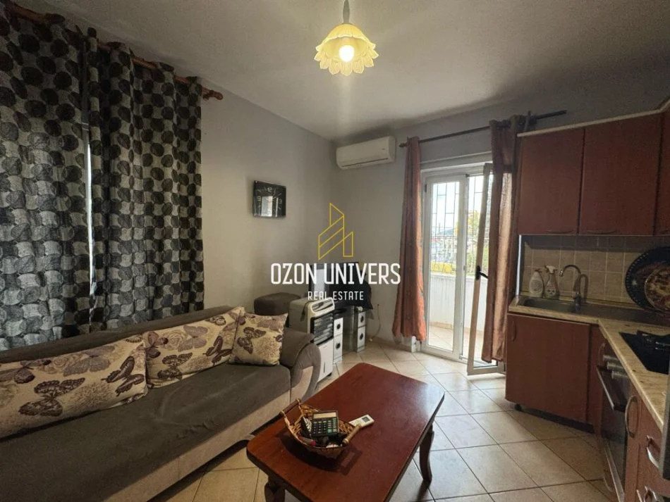 Tirane, jepet me qera apartament 2+1+Ballkon Kati 2, 70 m² 450 € (Kombinat)