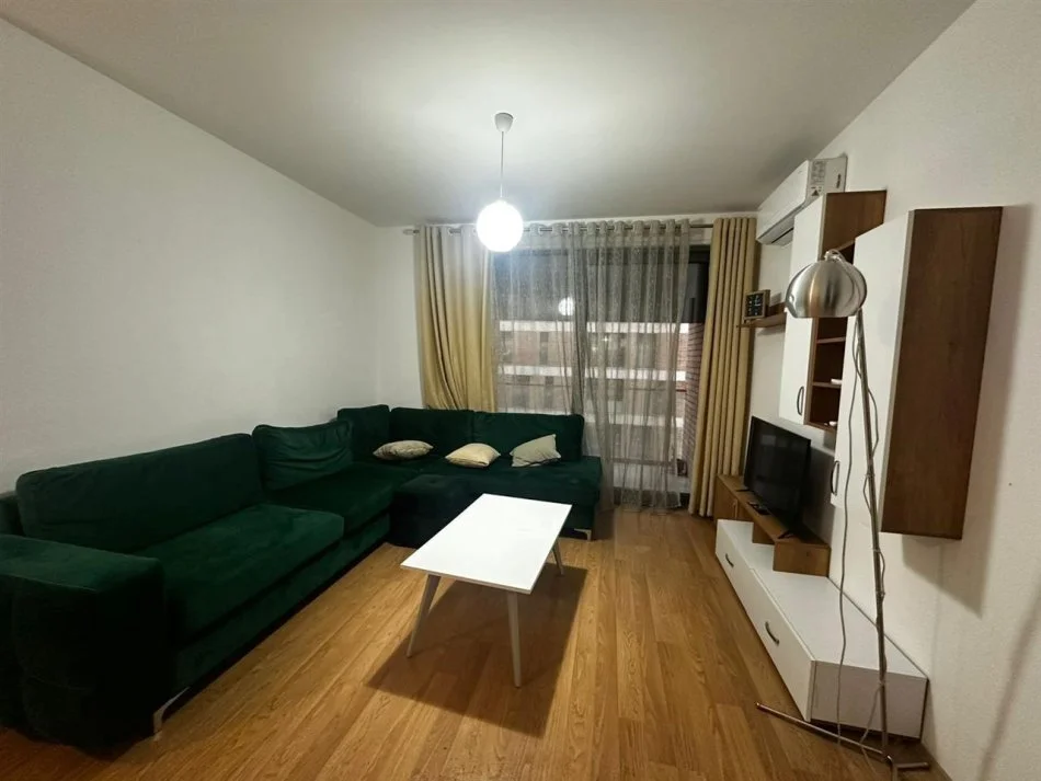 Tirane, jap me qera apartament 2+1+Ballkon Kati 6, 96 m² 700 € (Don Bosko, kompleksi Fiori di Bosko)