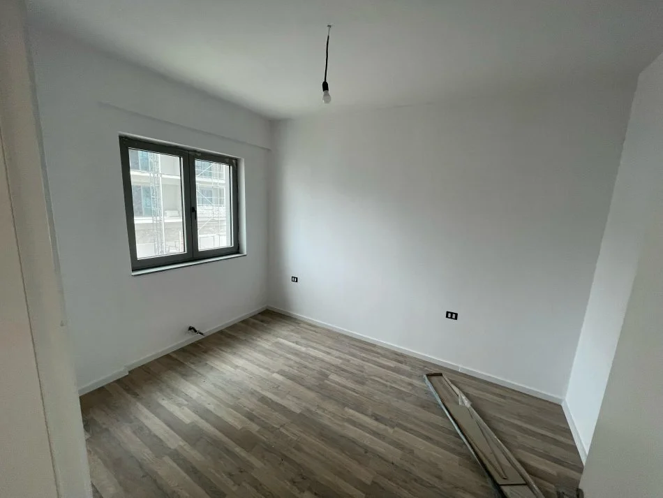 Tirane, shitet apartament 2+1 Kati 3, 66 m² 115.000 € (Fusha e Aviacionit)
