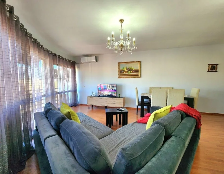 Tirane, jap me qera apartament 1+1+Ballkon Kati 9, 71 m² 520 € (Ne Zog te Zi, Qatar Center)