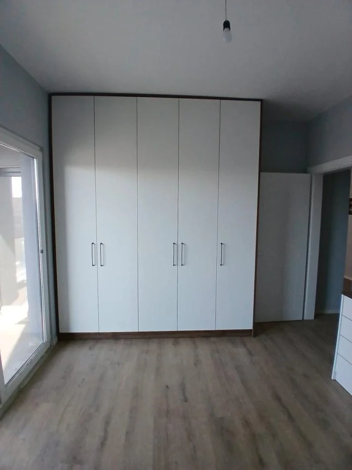 Tirane, jepet me qera apartament 1+1 Kati 7, 77 m² 500 € (Rruga 5 Maji)