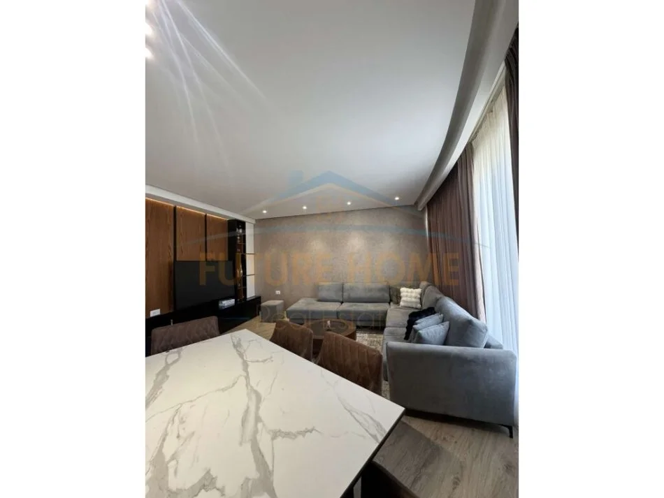 Tirane, jepet me qera apartament 2+1+Aneks+Ballkon Kati 6, 100 m² 600 € (astir)