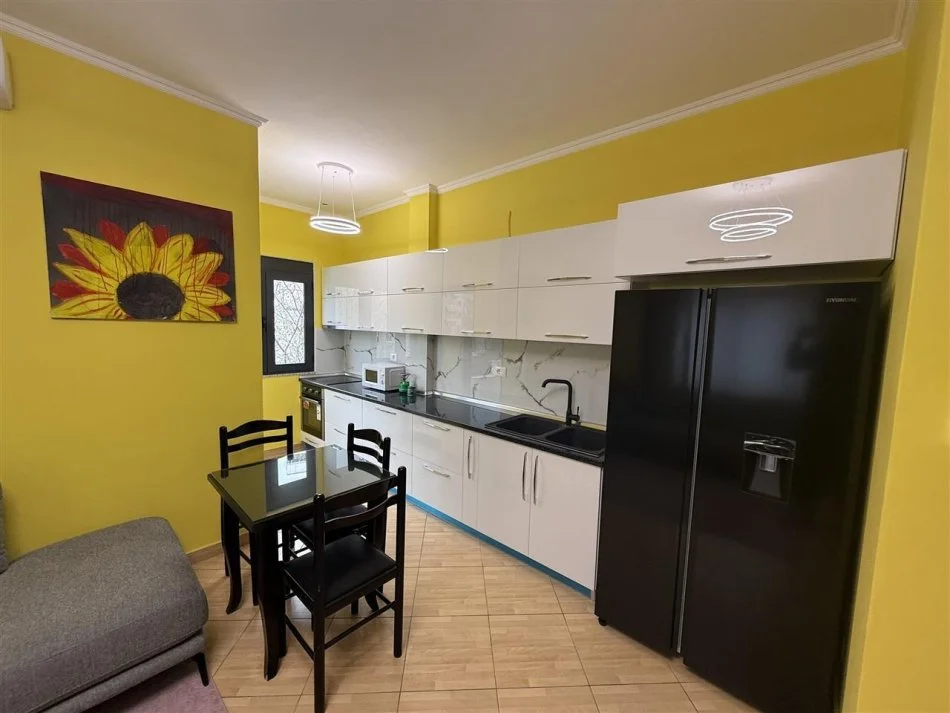 Tirane, jap me qera 2+1+Ballkon Kati 4, 95 m² 700 € (Don Bosko)