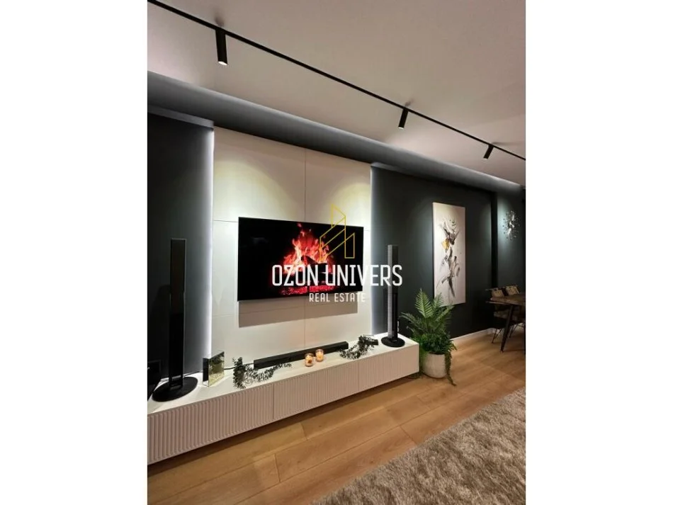 Tirane, jepet me qera apartament 1+1+Ballkon Kati 7, 79 m² 850 € (Kompleksi Kika 1, Komuna e Parisit)