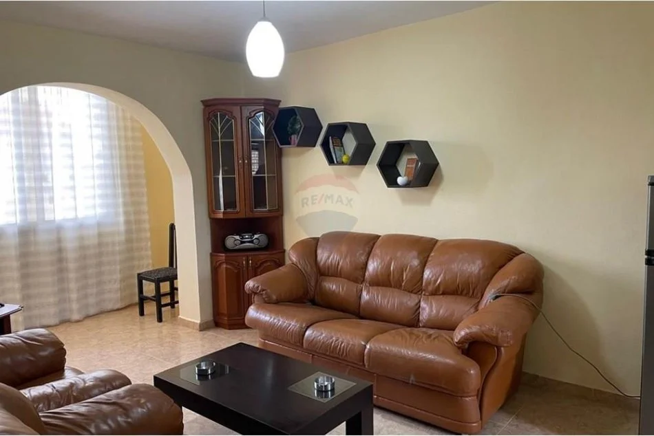 Tirane, jepet me qera apartament 1+1 Kati 5, 67 m² 350 € (Shkolla Baletit)