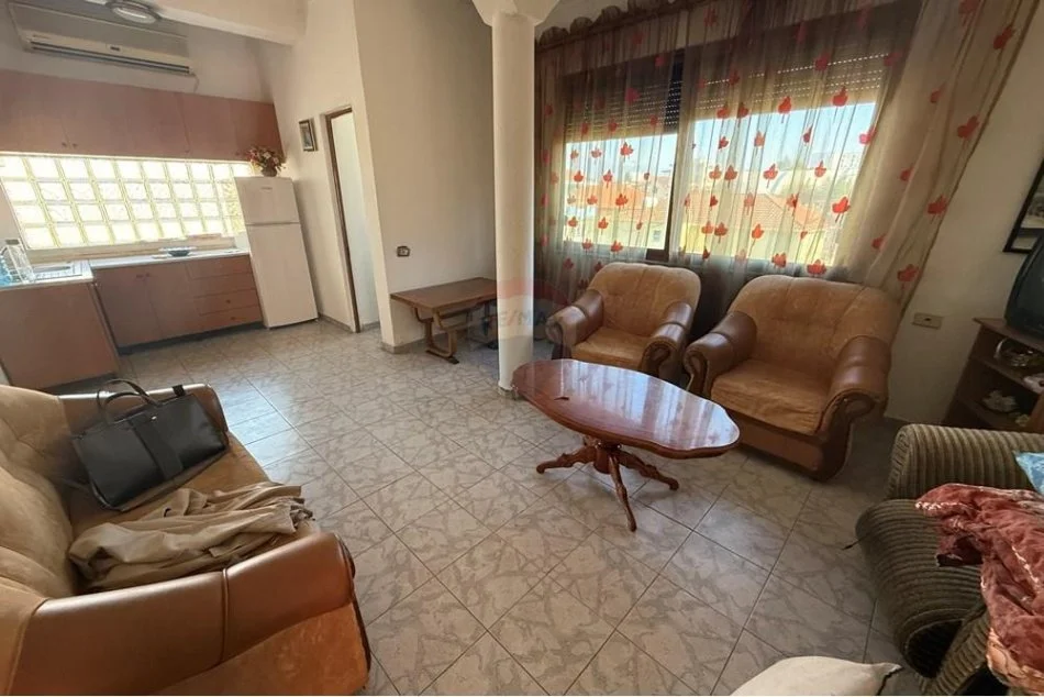 Tirane, jepet me qera apartament 2+1 Kati 3, 80 m² 350 € (Fabrika Miellit)