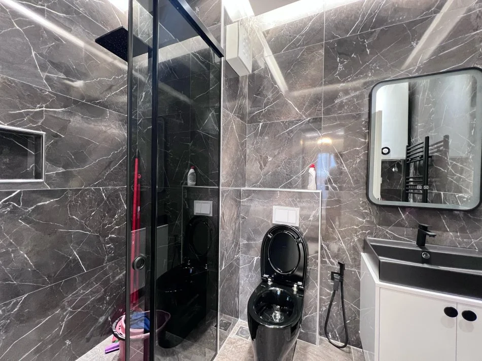 Tirane, jepet me qera 2+1 , (Farmacia 10)