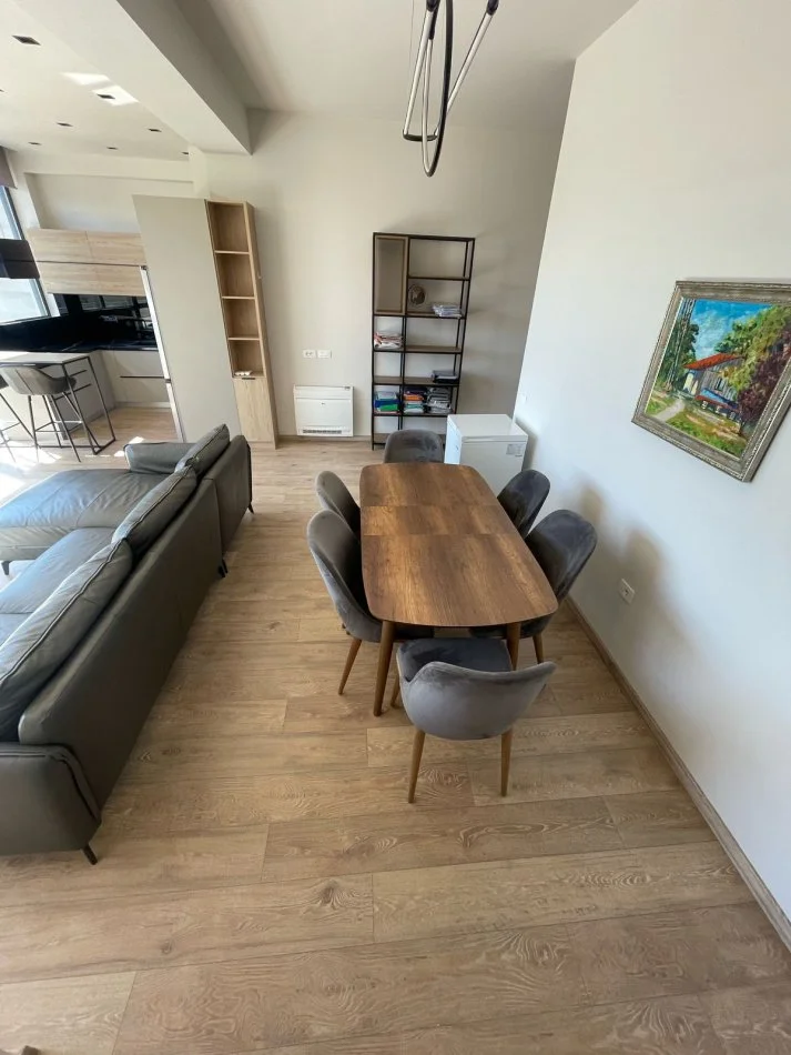 Tirane, jepet me qera apartament 2+1 Kati 6, 100 m² 1.200 € (Rruga e Kavajes)