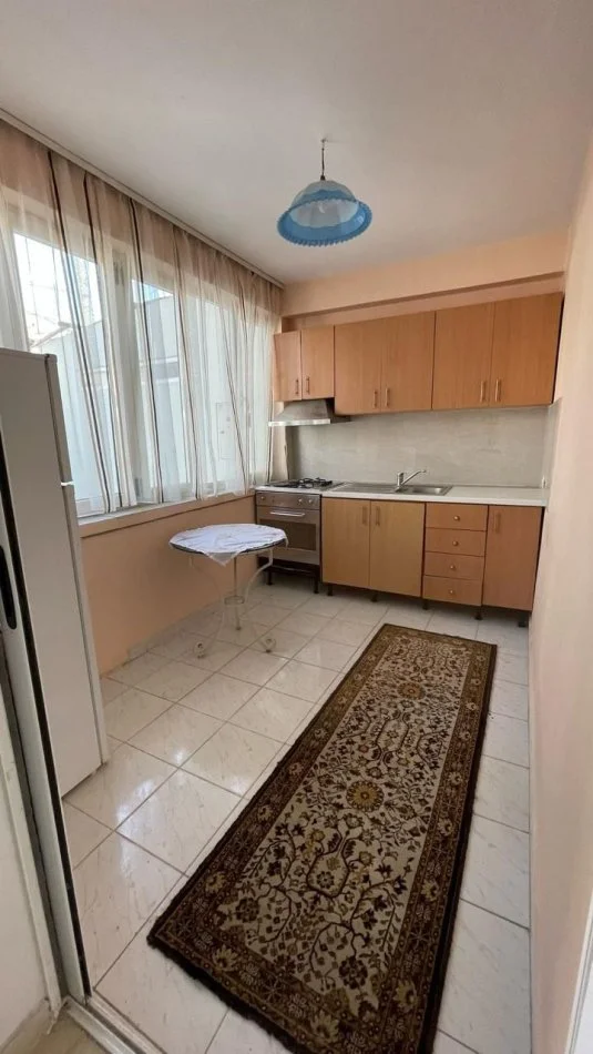 Tirane, jepet me qera apartament 2+1 Kati 1, 75 m² 400 € (Selite)