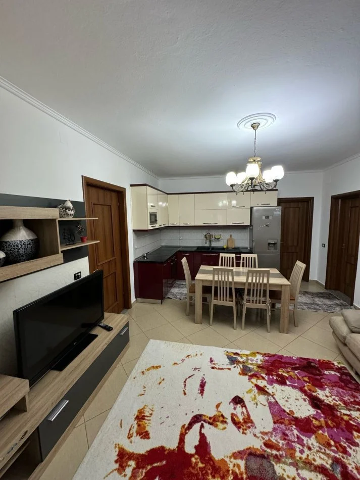 Tirane, jepet me qera apartament 2+1 Kati 2, 90 m² 500 € (Don Bosko)