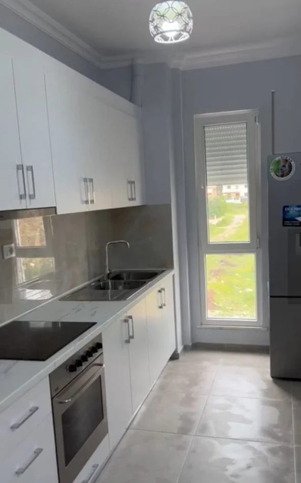 Tirane, shitet apartament 1+1 Kati 5, 67 m² 95.000 € (Ali Demi)