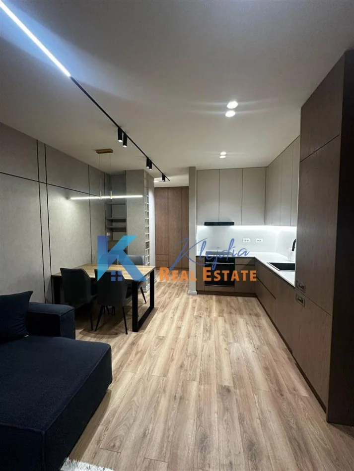 Tirane, jap me qera apartament 2+1+Ballkon Kati 2, 80 m² 850 € (Don Bosko)
