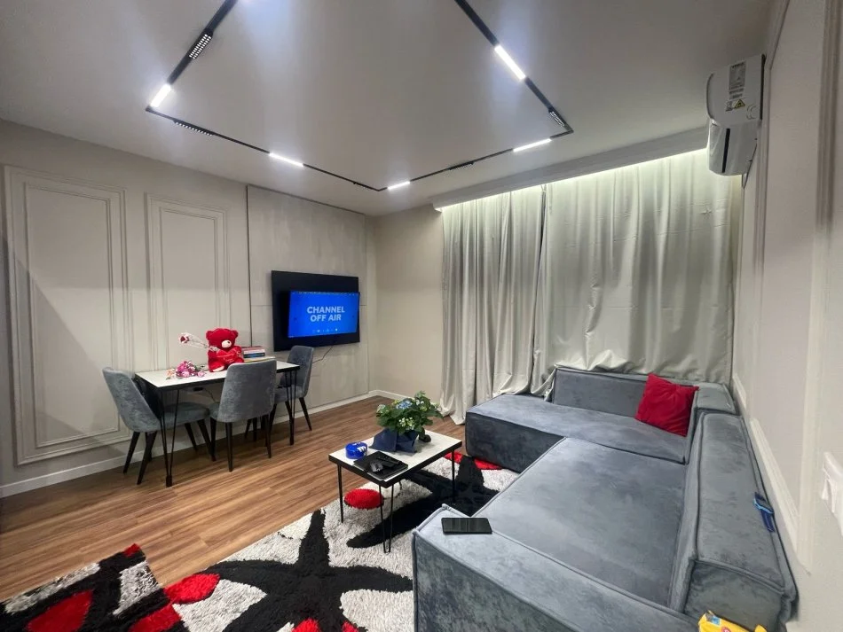 Tirane, jepet me qera apartament 1+1 Kati 6, 65 m² 800 € (Komuna e Parisit)