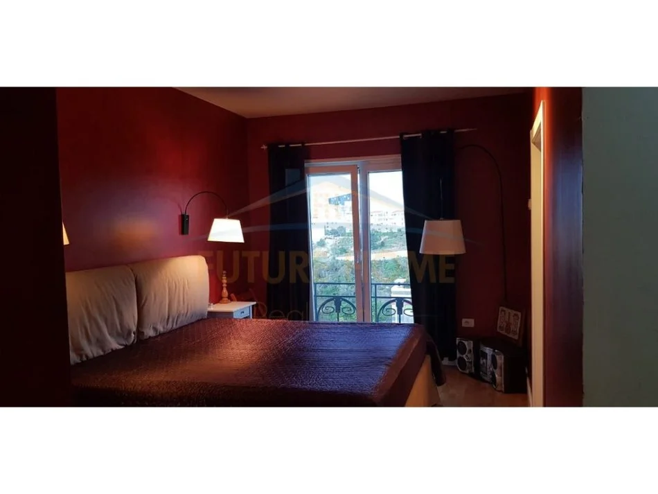 Tirane, jepet me qera apartament 3+1+Aneks+Ballkon Kati 5, 133 m² 1.200 € (kodra e diellit 2)