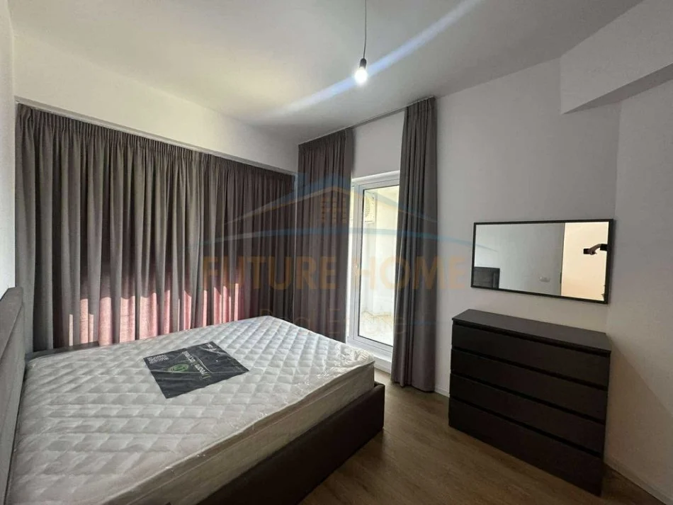 Tirane, jepet me qera apartament 2+1+Aneks+Ballkon Kati 4, 85 m² 480 € (ali demi)